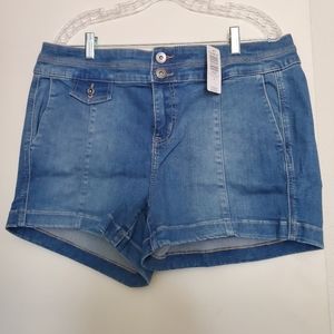 Torrid Shorts 16 NWT
